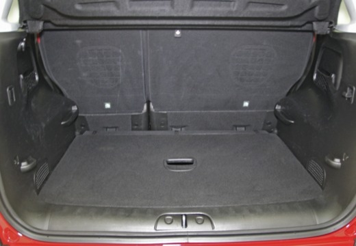 FIAT 500 L I hatchback przestrzeń załadunkowa