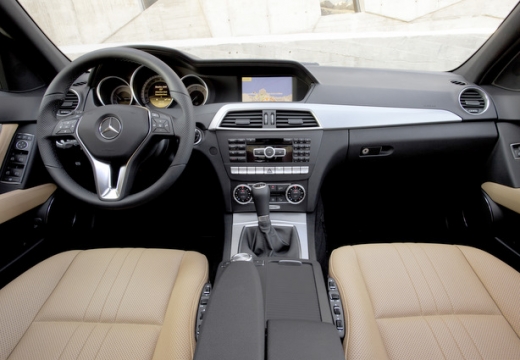 MERCEDES-BENZ C 350 BlueEff. 4-Matic Elegance Sedan W 204 II 3.5 306KM (benzyna)