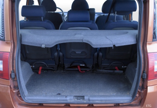 FIAT Multipla kombi pomarańczowy przestrzeń załadunkowa