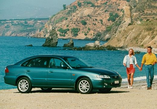 MAZDA 626 hatchback zielony przedni prawy