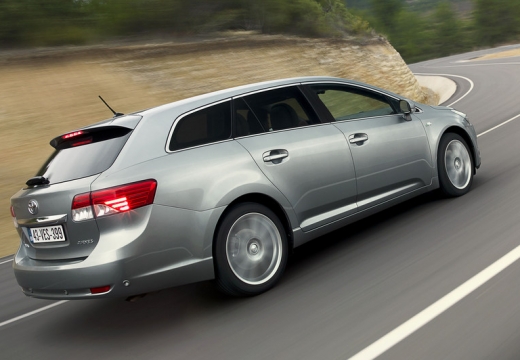 Toyota Avensis VI kombi silver grey tylny prawy