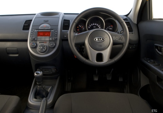 KIA Soul I hatchback pomarańczowy tablica rozdzielcza
