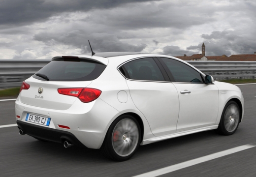 ALFA ROMEO Giulietta I hatchback biały tylny prawy