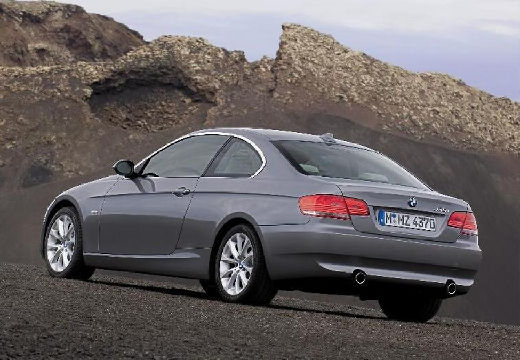 BMW Seria 3 coupe silver grey tylny lewy