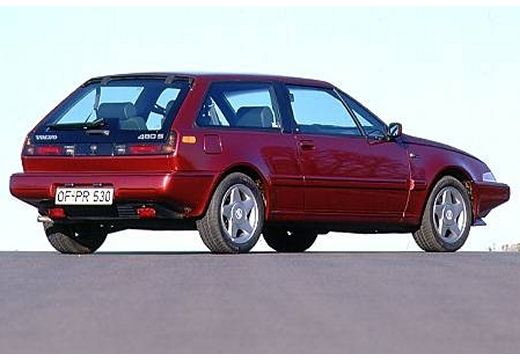 VOLVO 480 coupe bordeaux (czerwony ciemny) tylny prawy