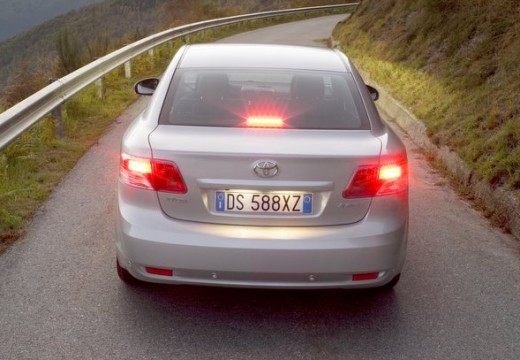 Toyota Avensis V sedan silver grey tylny