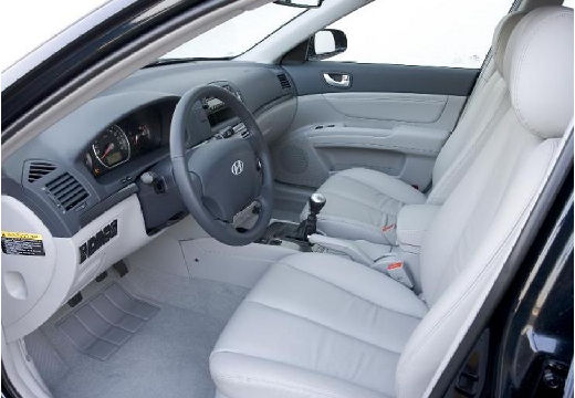 HYUNDAI Sonata sedan wnętrze
