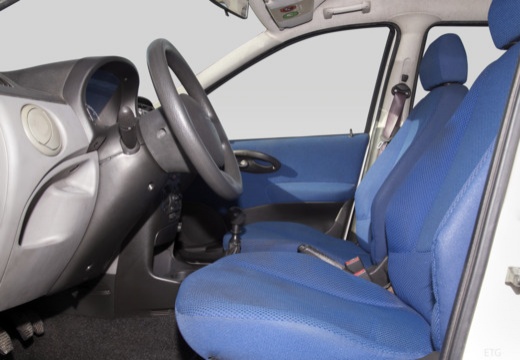 FIAT Punto II I hatchback wnętrze