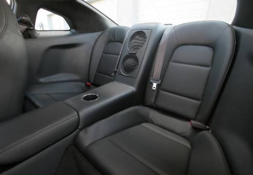 NISSAN GT-R coupe silver grey wnętrze