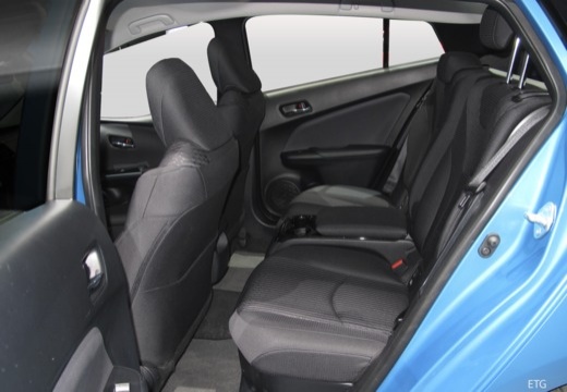 Toyota Prius hatchback wnętrze