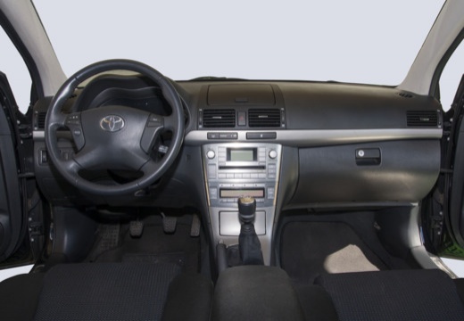Toyota Avensis IV kombi czarny tablica rozdzielcza