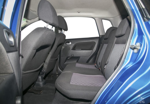 FORD Fiesta V hatchback wnętrze