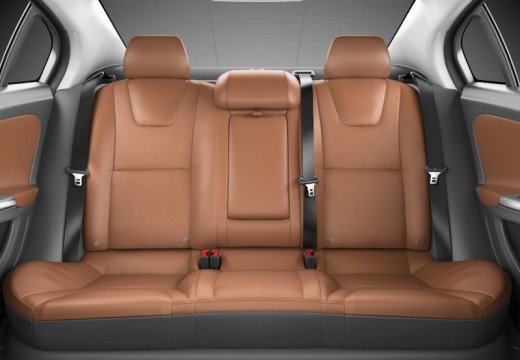 VOLVO S60 IV sedan wnętrze