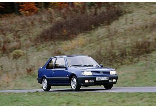 PEUGEOT 309 I hatchback niebieski jasny przedni prawy