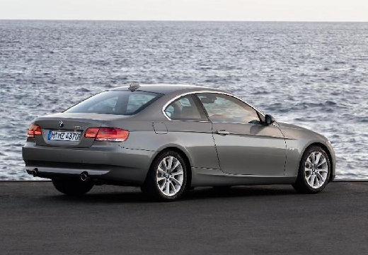 BMW Seria 3 coupe silver grey tylny prawy
