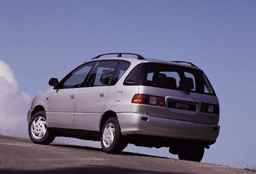 Toyota Picnic van silver grey tylny lewy