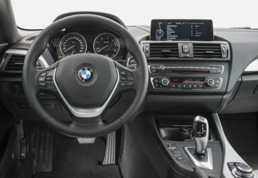 BMW Seria 1 F21 I hatchback tablica rozdzielcza